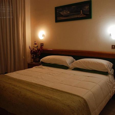 Hotel Neptunus Нетуно Екстериор снимка