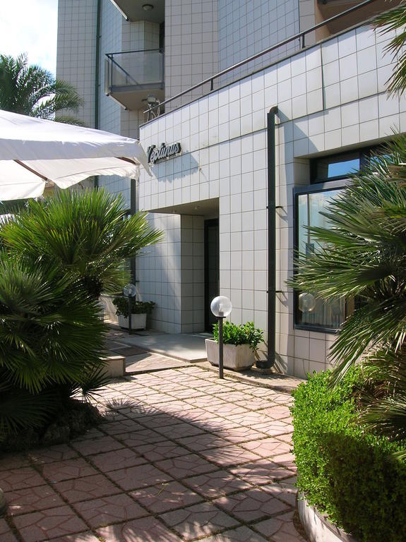 Hotel Neptunus Нетуно Екстериор снимка