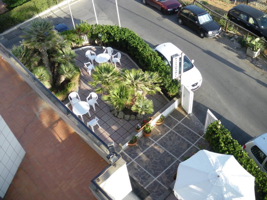 Hotel Neptunus Нетуно Екстериор снимка