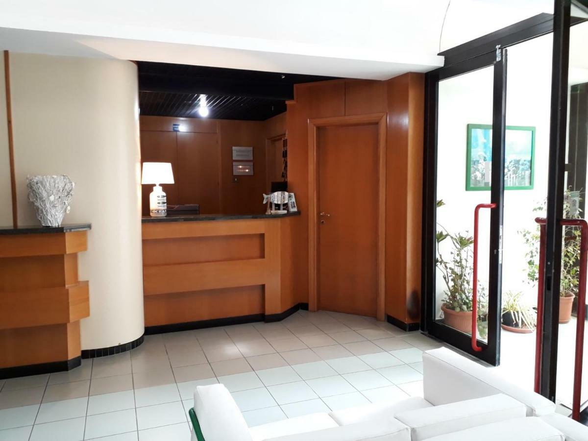 Hotel Neptunus Нетуно Екстериор снимка