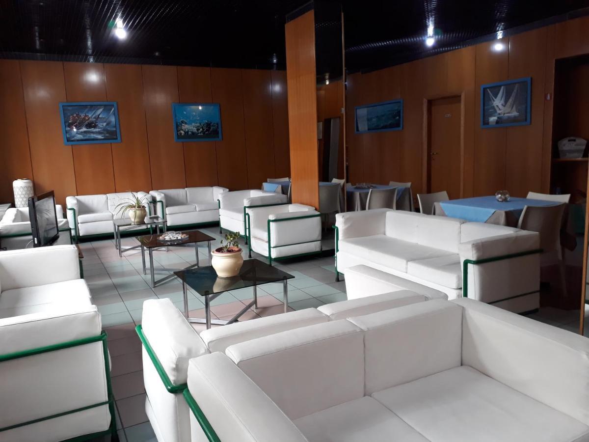 Hotel Neptunus Нетуно Екстериор снимка