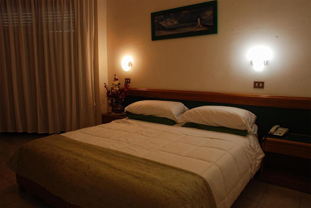 Hotel Neptunus Нетуно Екстериор снимка